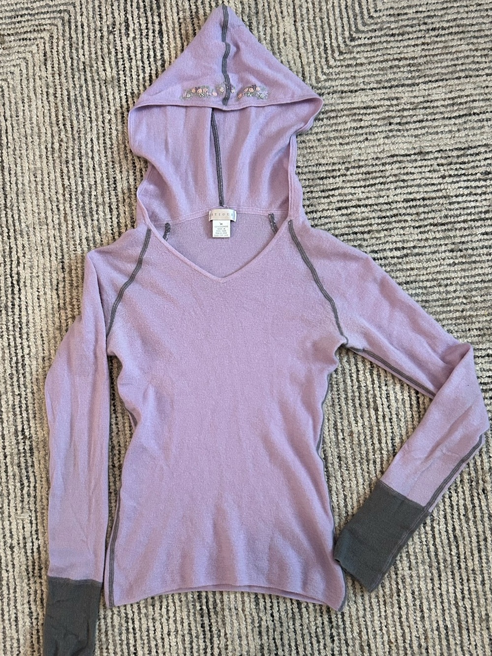 Fitigues 100% Cashmere Sweater Size Medium Purple hooded Embroidered Cottagecore